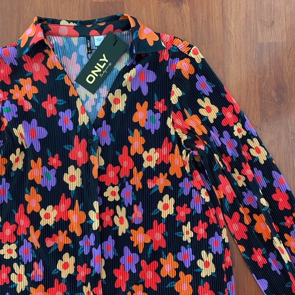 Only plisse oversized shirt in multi floral - Picture 6 of 7